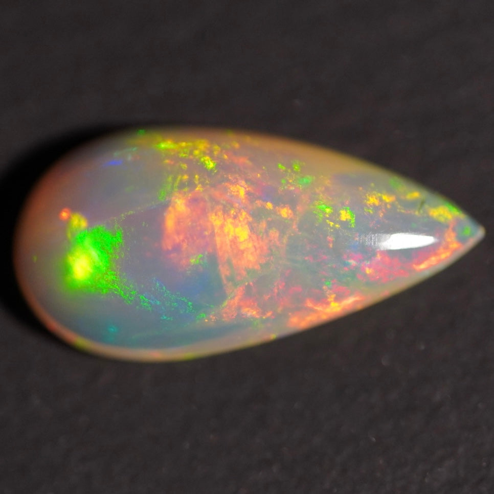 2.60 Karat beeindruckendes Regenbogenfarbspiel, äthiopischer Welo-Opal - Éclaire Opal