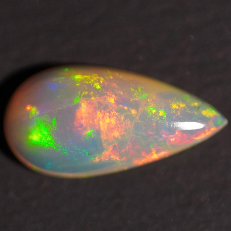 2.60 Karat beeindruckendes Regenbogenfarbspiel, äthiopischer Welo-Opal - Éclaire Opal