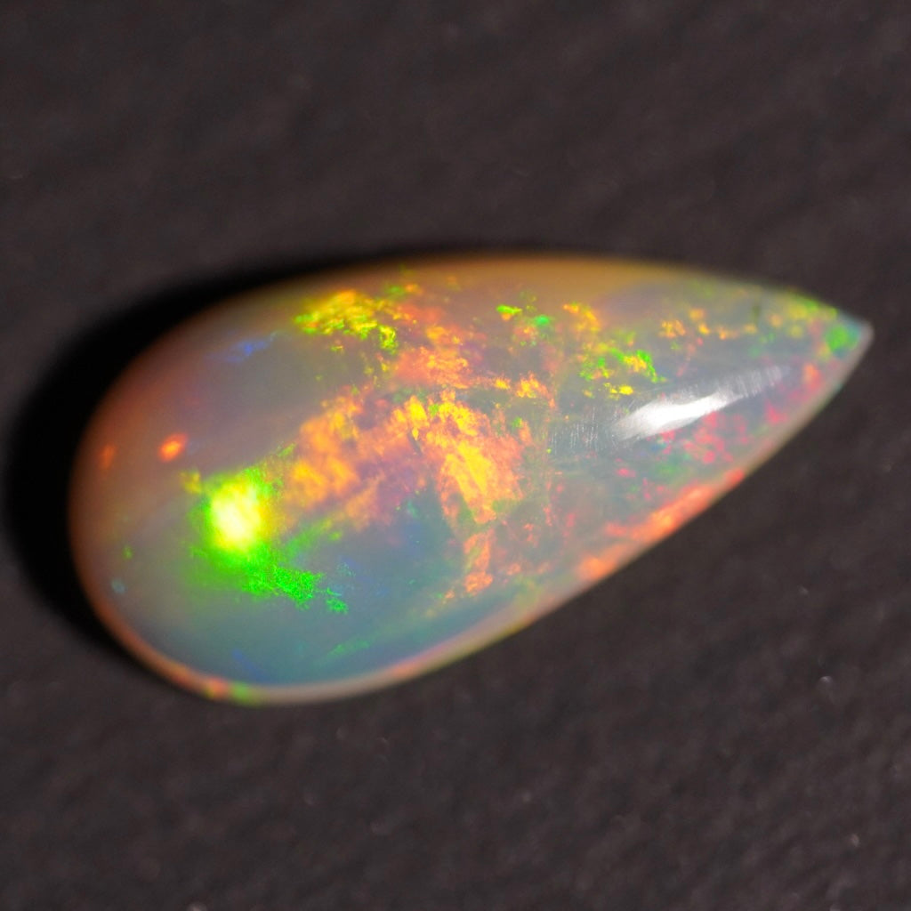 2.60 Karat beeindruckendes Regenbogenfarbspiel, äthiopischer Welo-Opal - Éclaire Opal