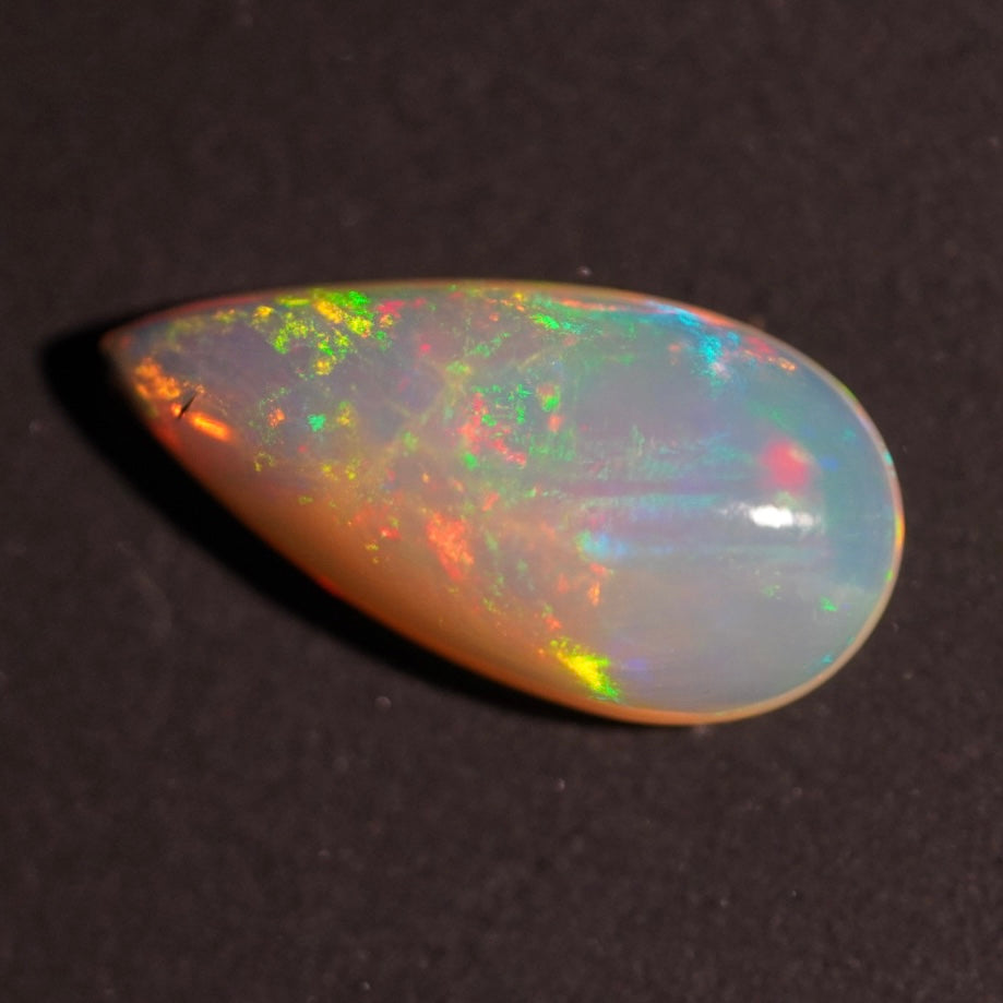 2.60 Karat beeindruckendes Regenbogenfarbspiel, äthiopischer Welo-Opal - Éclaire Opal
