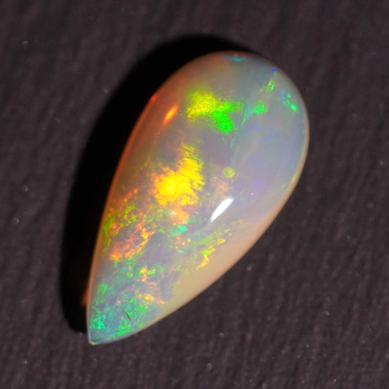 2.60 Karat beeindruckendes Regenbogenfarbspiel, äthiopischer Welo-Opal - Éclaire Opal