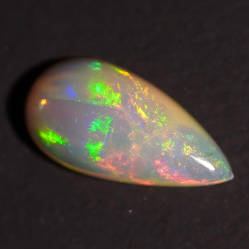 2.60 Karat beeindruckendes Regenbogenfarbspiel, äthiopischer Welo-Opal - Éclaire Opal
