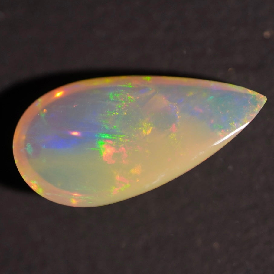 2.60 Karat beeindruckendes Regenbogenfarbspiel, äthiopischer Welo-Opal - Éclaire Opal
