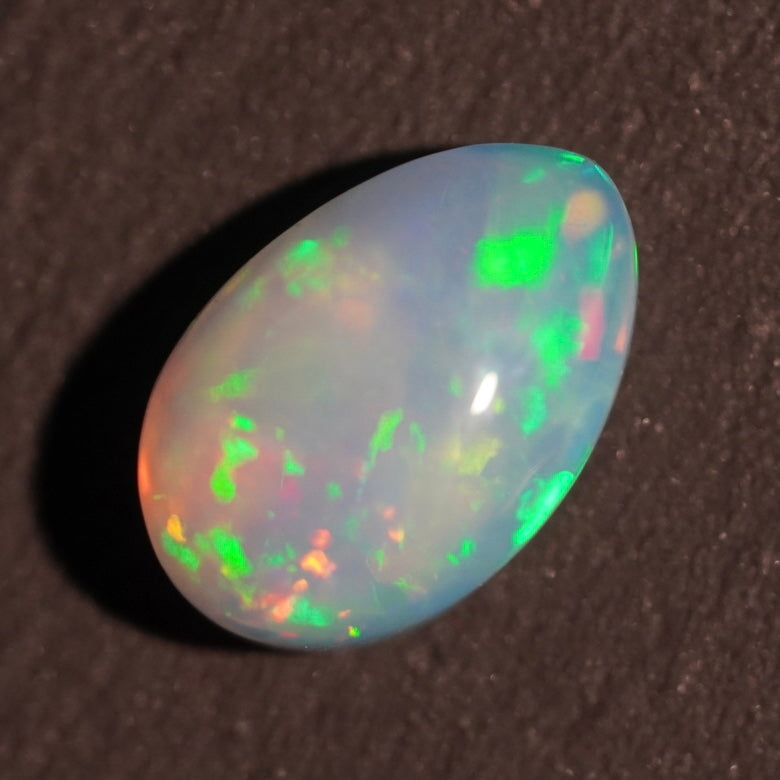 2.45 Karat brillanter, äthiopischer Welo-Opal - Éclaire Opal