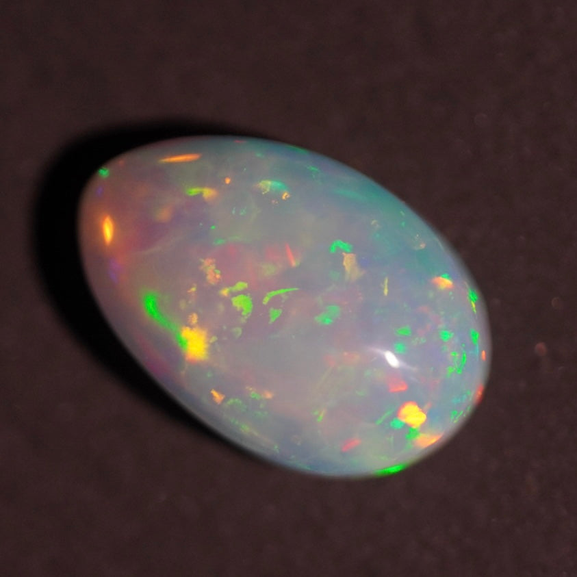 2.45 Karat brillanter, äthiopischer Welo-Opal - Éclaire Opal