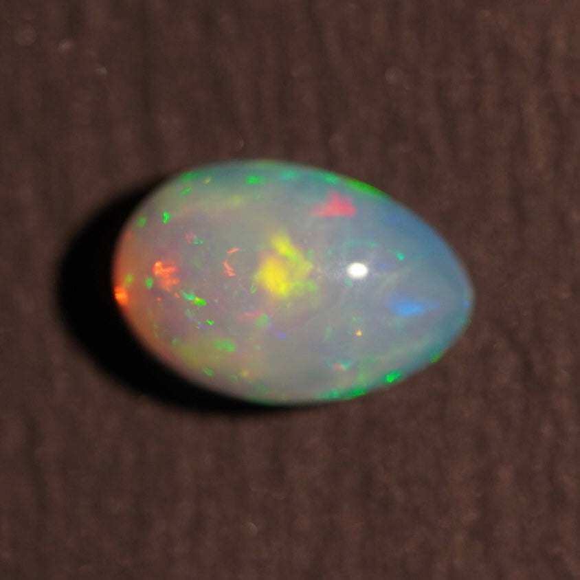 2.45 Karat brillanter, äthiopischer Welo-Opal - Éclaire Opal
