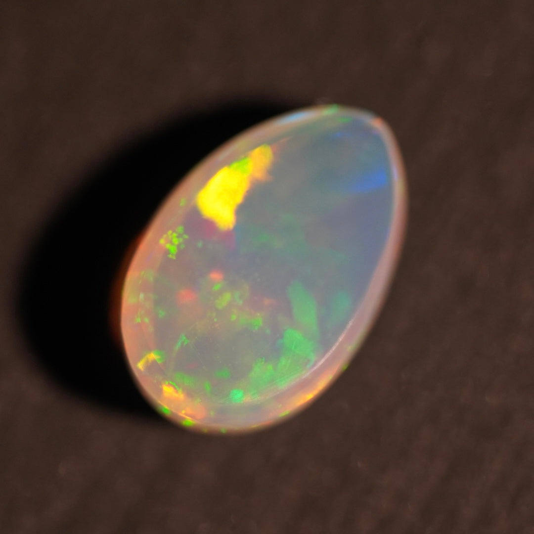 2.45 Karat brillanter, äthiopischer Welo-Opal - Éclaire Opal