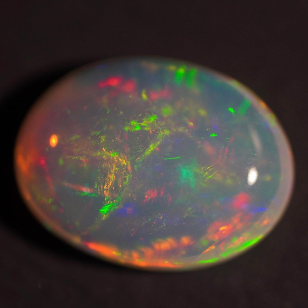 3.02 Karat traumhafte Regenbogenblitze, äthiopischer Welo-Opal - Éclaire Opal