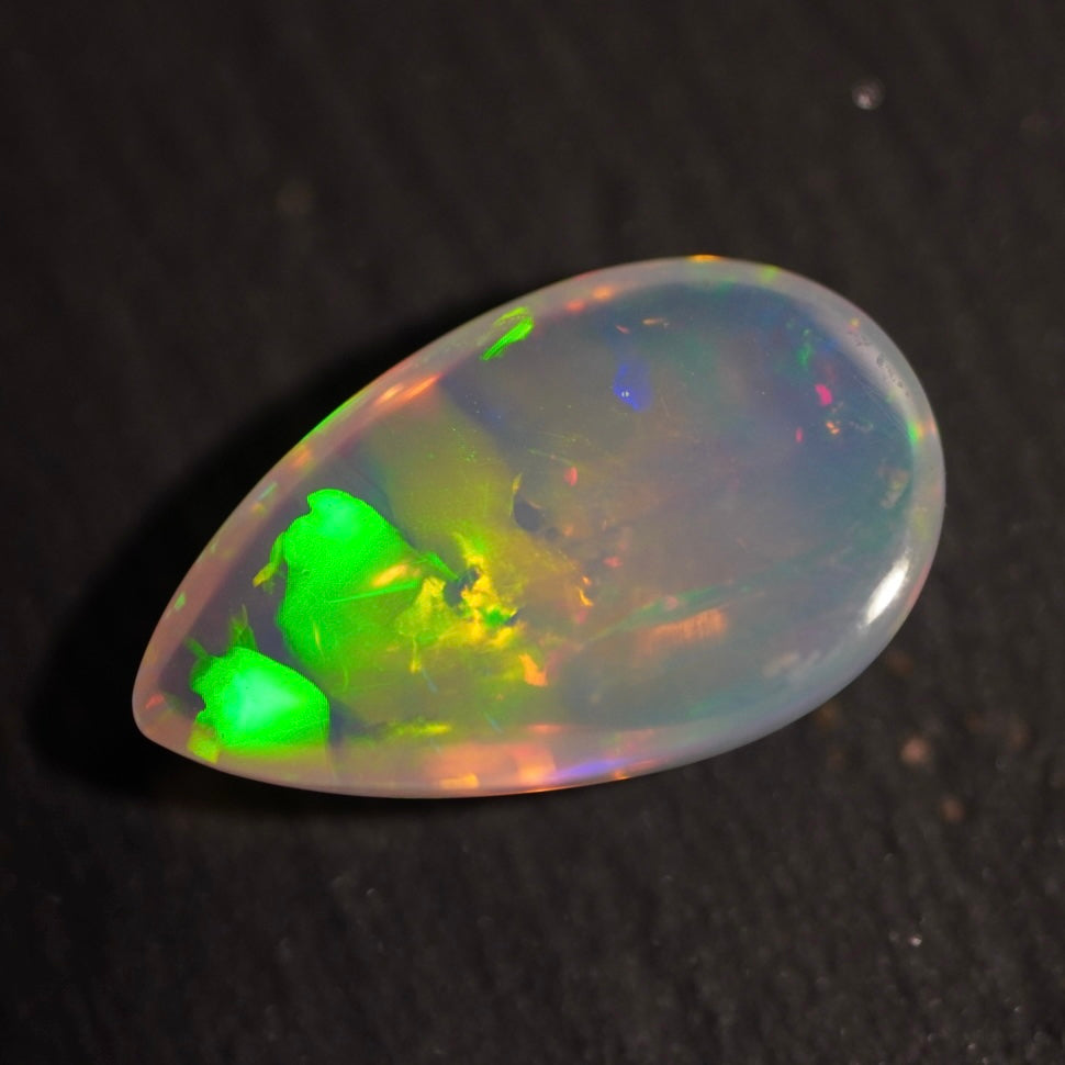 1.98 Karat wunderschöner natürlicher äthiopischer Welo-Opal - Éclaire Opal
