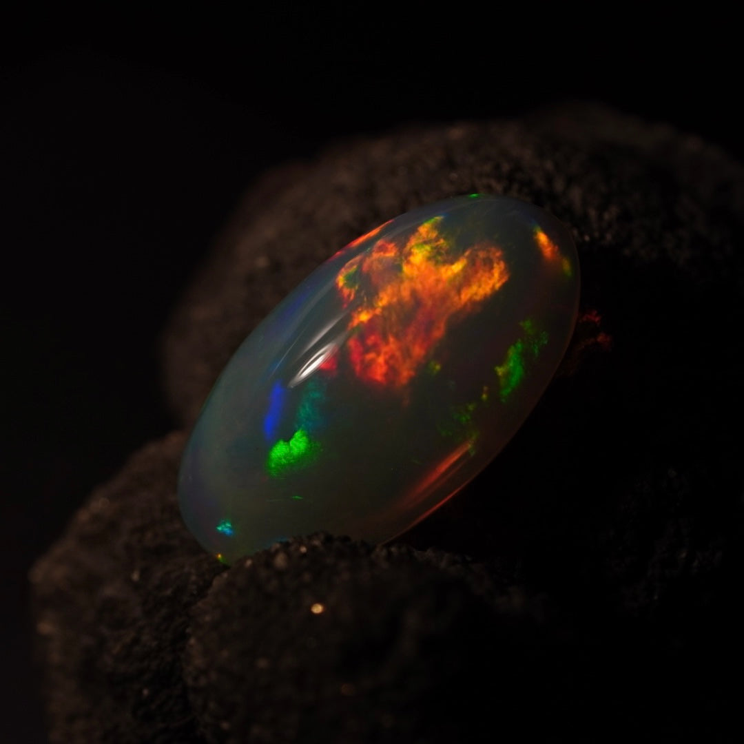 6.81 Karat exklusiver, natürlicher äthiopischer Welo-Opal - Éclaire Opal