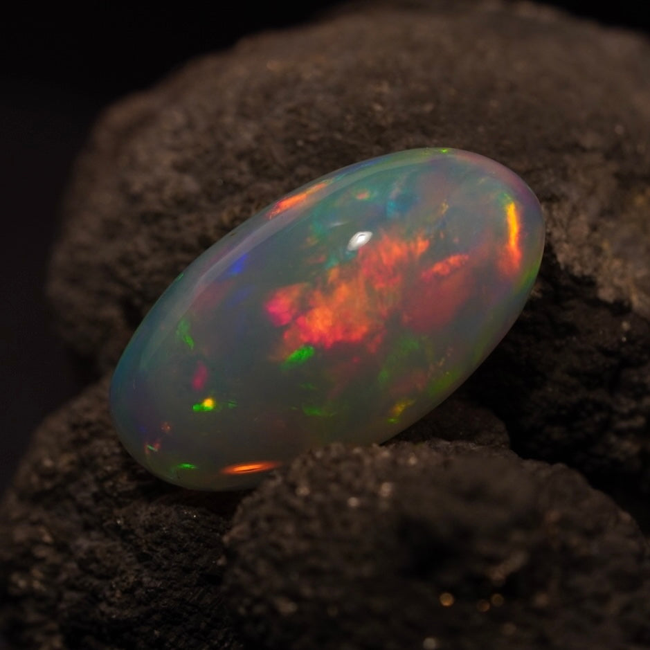 6.81 Karat exklusiver, natürlicher äthiopischer Welo-Opal - Éclaire Opal
