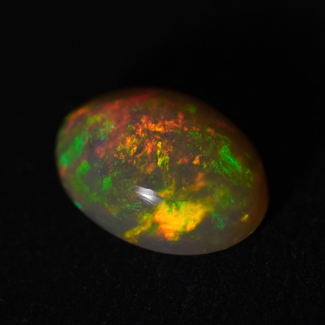 2.97 Karat wunderschönes Universum, äthiopischer Welo-Opal - Éclaire Opal