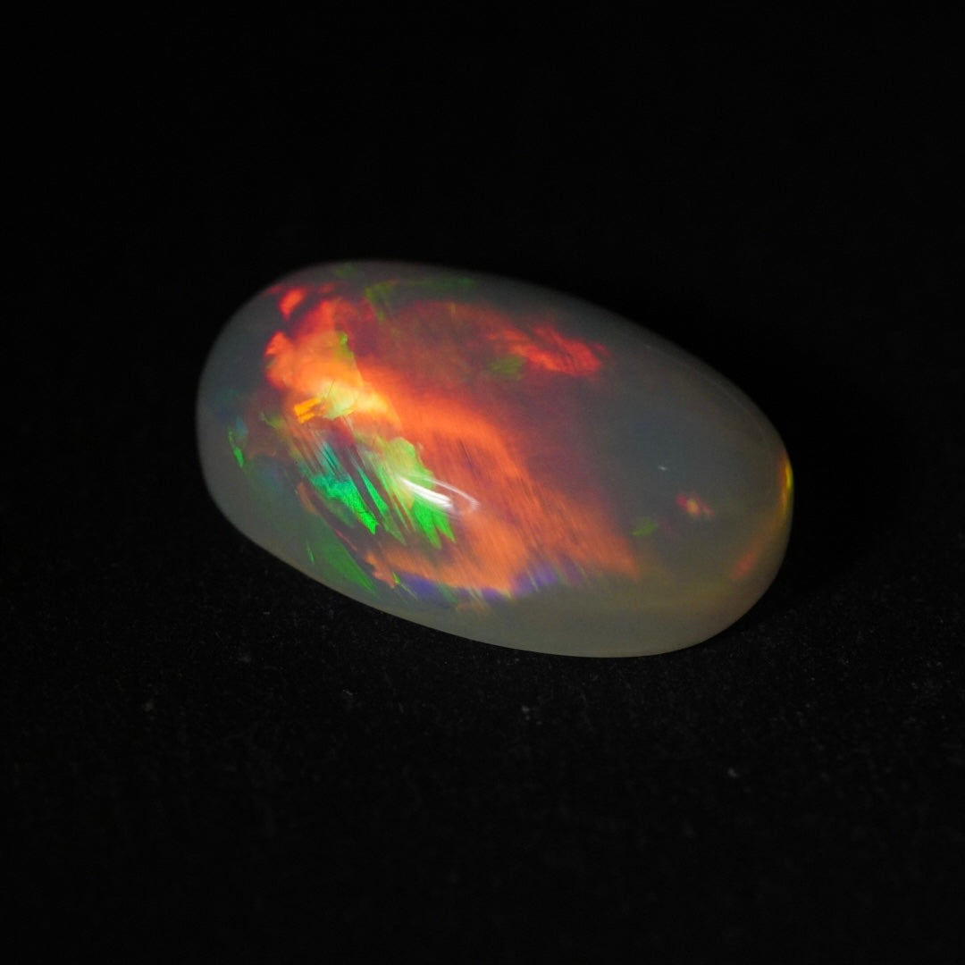 5.78 Karat wunderschönes blitzen, äthiopischer Welo-Opal - Éclaire Opal