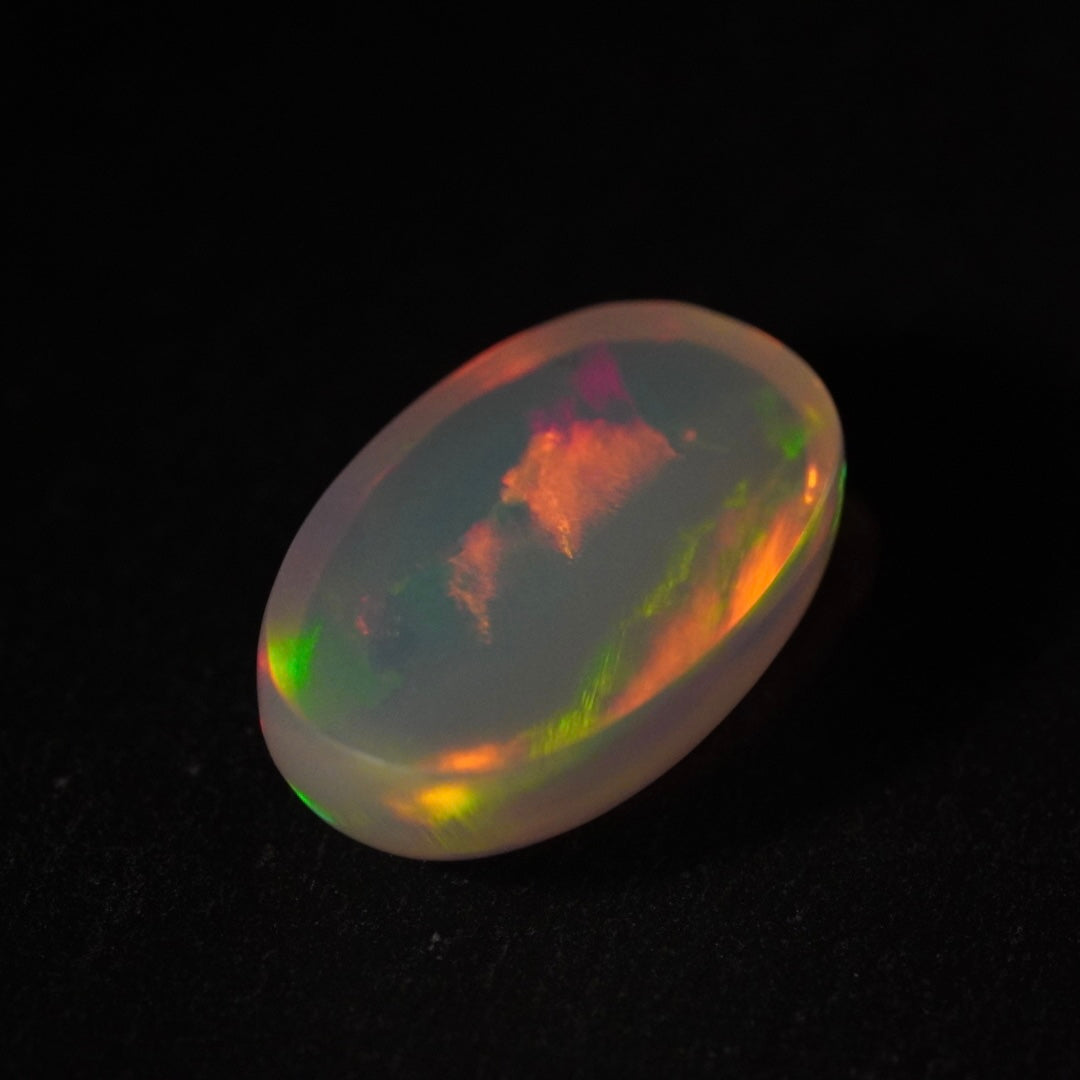 5.78 Karat wunderschönes blitzen, äthiopischer Welo-Opal - Éclaire Opal