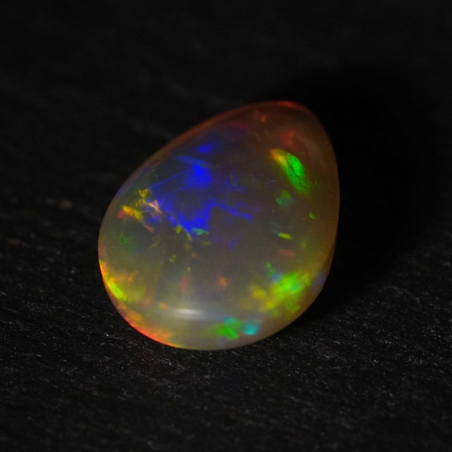 2.04 Karat geteilter, regenbogenfarbiger äthiopischer Welo-Opal – Sépia Opal