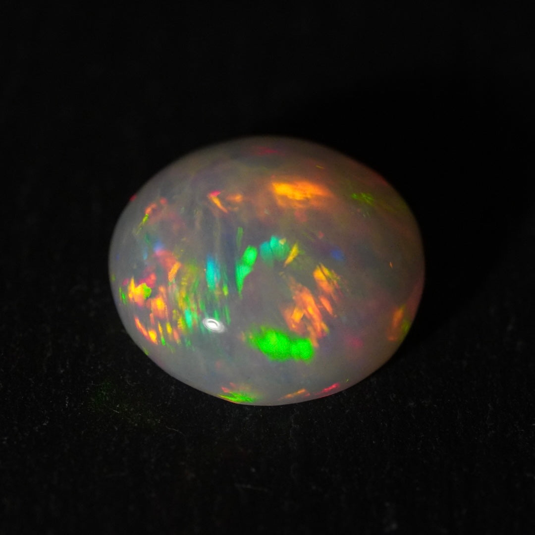 3.18 Karat wunderschönes Farbspektakel, äthiopischer Welo-Opal - Éclaire Opal