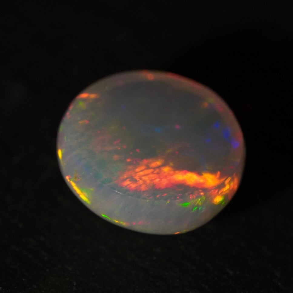 3.18 Karat wunderschönes Farbspektakel, äthiopischer Welo-Opal - Éclaire Opal