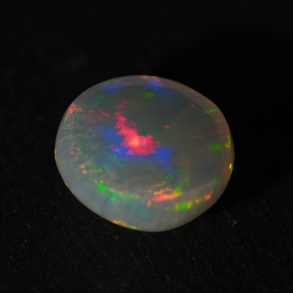 3.18 Karat wunderschönes Farbspektakel, äthiopischer Welo-Opal - Éclaire Opal