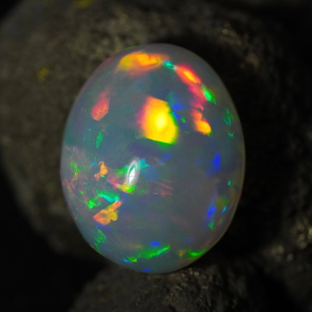 12.99 Karat, traumhafte Regenbogenfarben, natürlicher äthiopischer Welo-Opal - Excélsion Opal