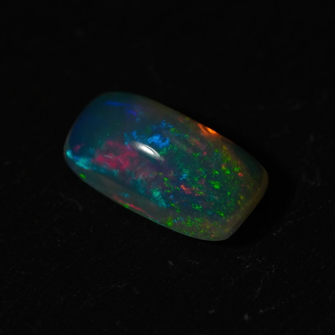 3.28 Karat wunderschöner natürlicher äthiopischer Welo-Opal - Éclaire Opal