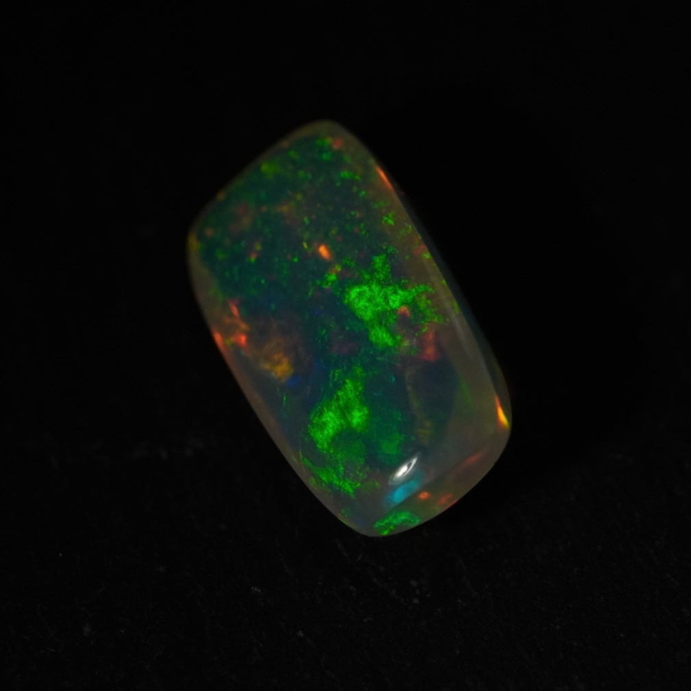 3.28 Karat wunderschöner natürlicher äthiopischer Welo-Opal - Éclaire Opal