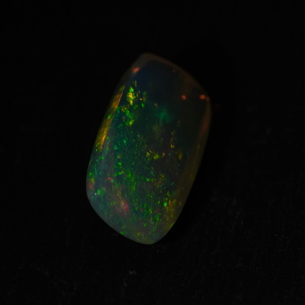 3.28 Karat wunderschöner natürlicher äthiopischer Welo-Opal - Éclaire Opal