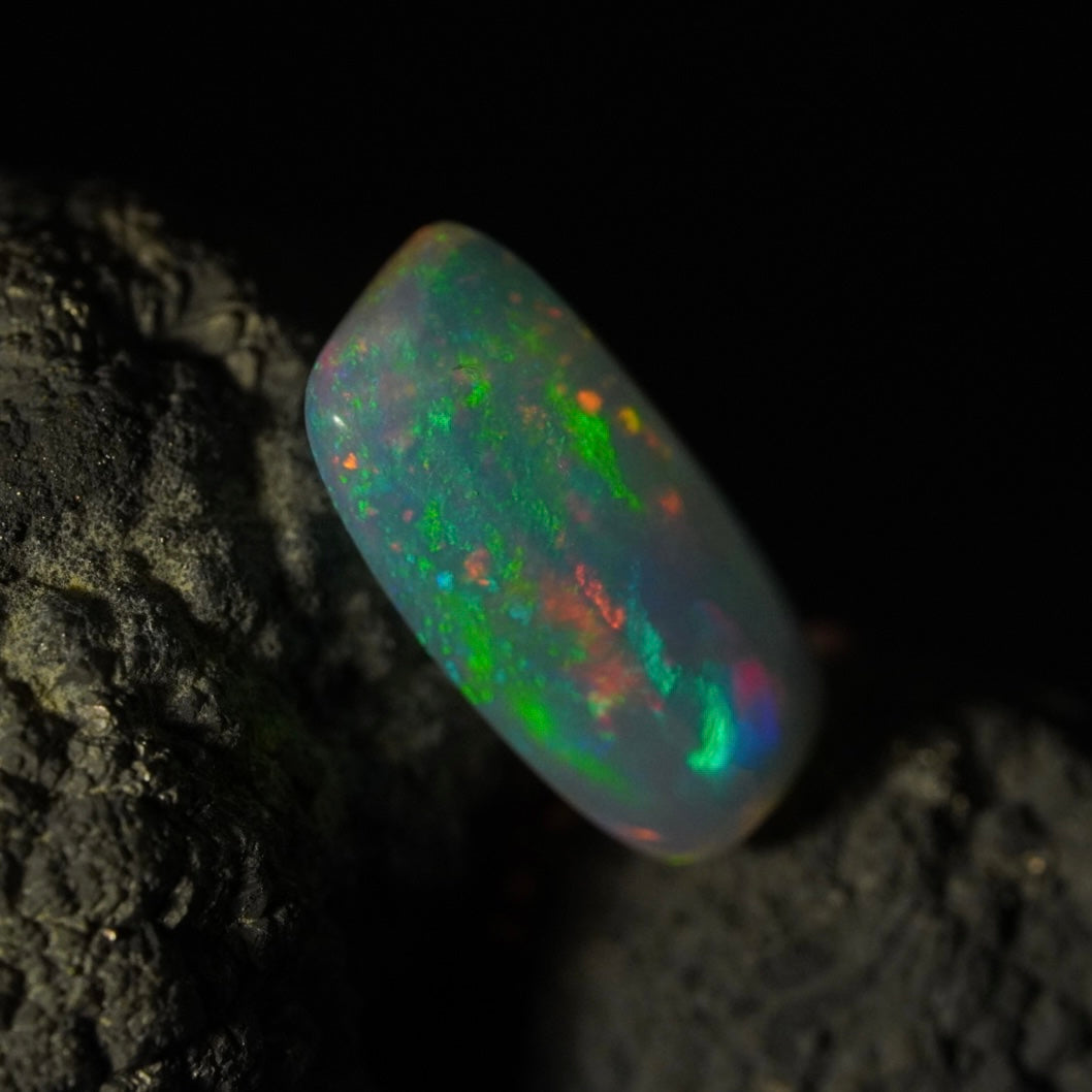 3.28 Karat wunderschöner natürlicher äthiopischer Welo-Opal - Éclaire Opal