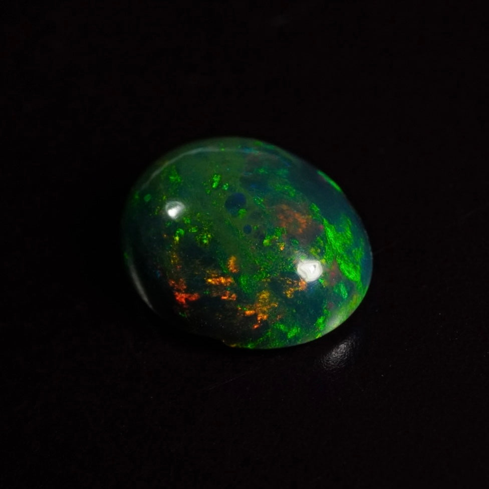 1.39 Karat wunderschönes Universum, dunkler Welo-Opal - Ténèbres Opal