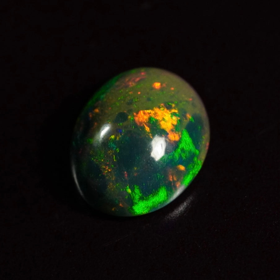 1.39 Karat wunderschönes Universum, dunkler Welo-Opal - Ténèbres Opal