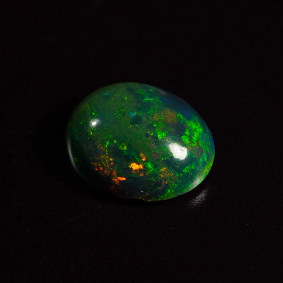 1.39 Karat wunderschönes Universum, dunkler Welo-Opal - Ténèbres Opal