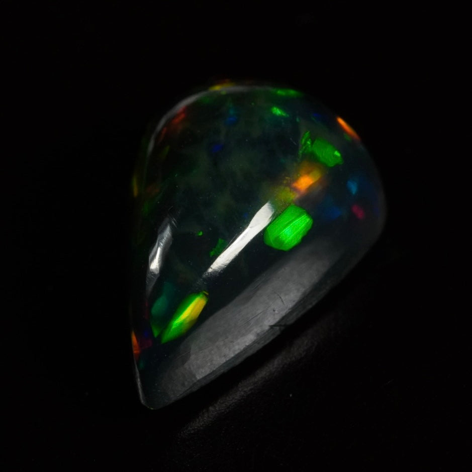 2.95 Karat traumhafter, dunkler äthiopischer Welo-Opal - Ténèbre Opal