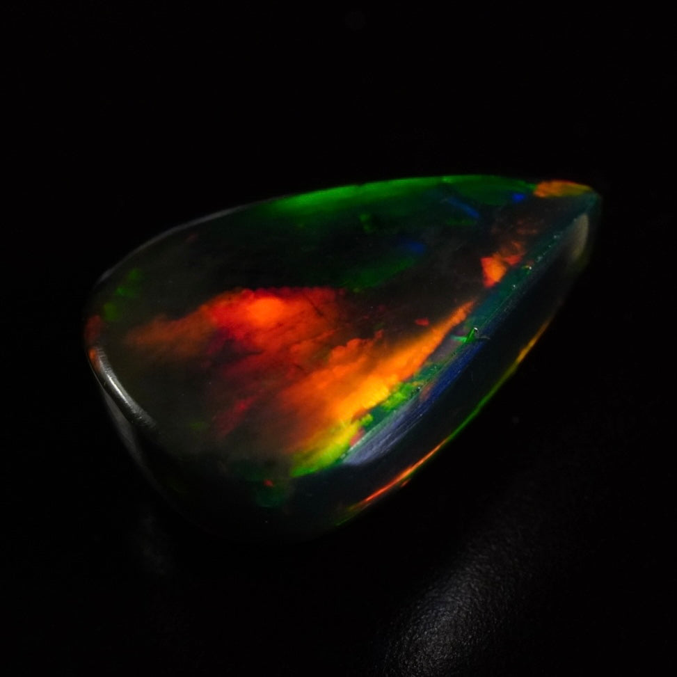 2.95 Karat traumhafter, dunkler äthiopischer Welo-Opal - Ténèbre Opal