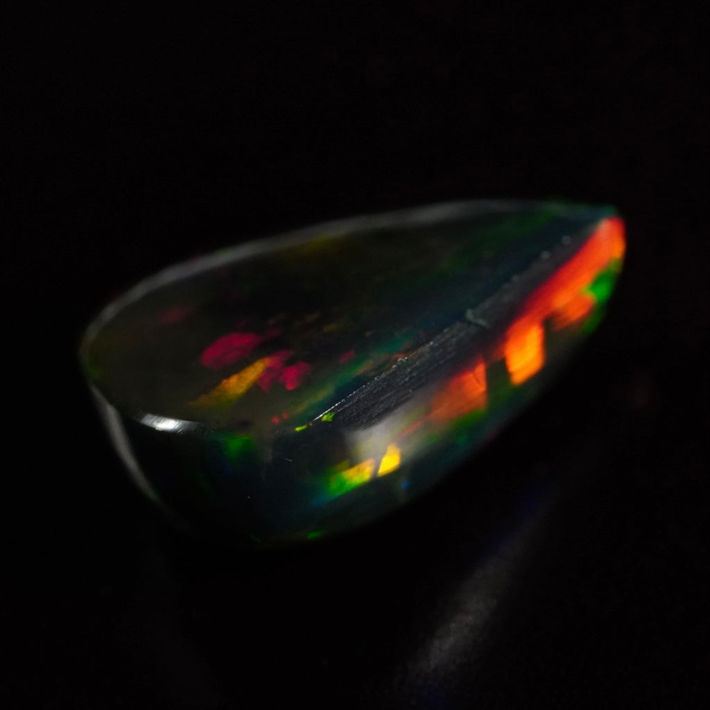2.95 Karat traumhafter, dunkler äthiopischer Welo-Opal - Ténèbre Opal