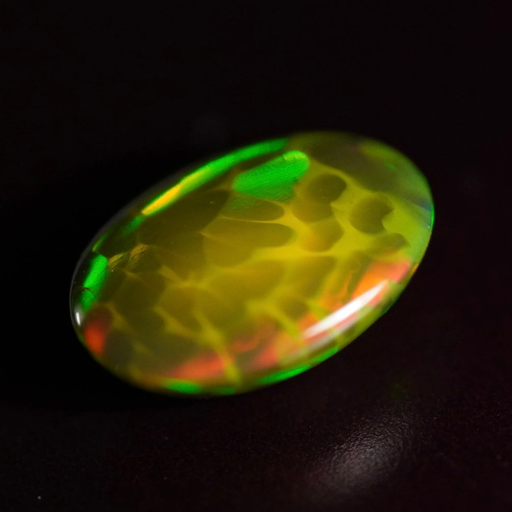 2.19 Karat Schlangenmuster, dunkler äthiopischer Welo-Opal - Ténèbres Opal