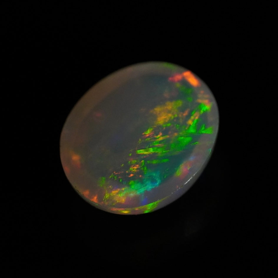 1.06 Karat wunderschöner weißer Welo Opal - Juvénile Opal