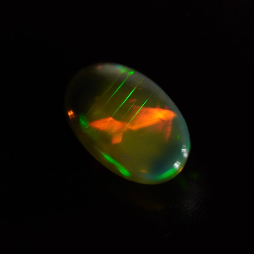1.52 Karat außergewöhnlich schöner, rauchiger Welo Opal - Juvénile Opal
