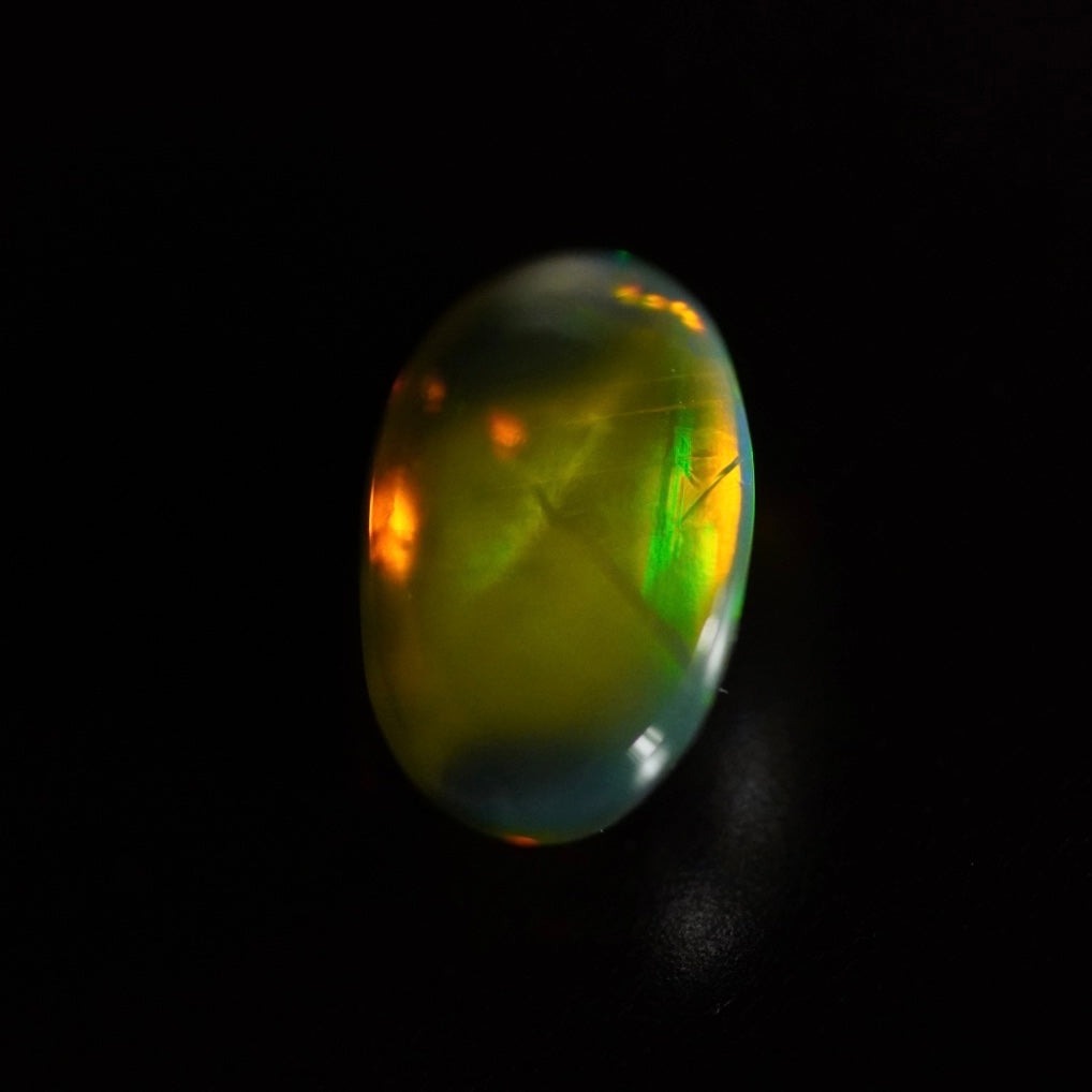 1.52 Karat außergewöhnlich schöner, rauchiger Welo Opal - Juvénile Opal