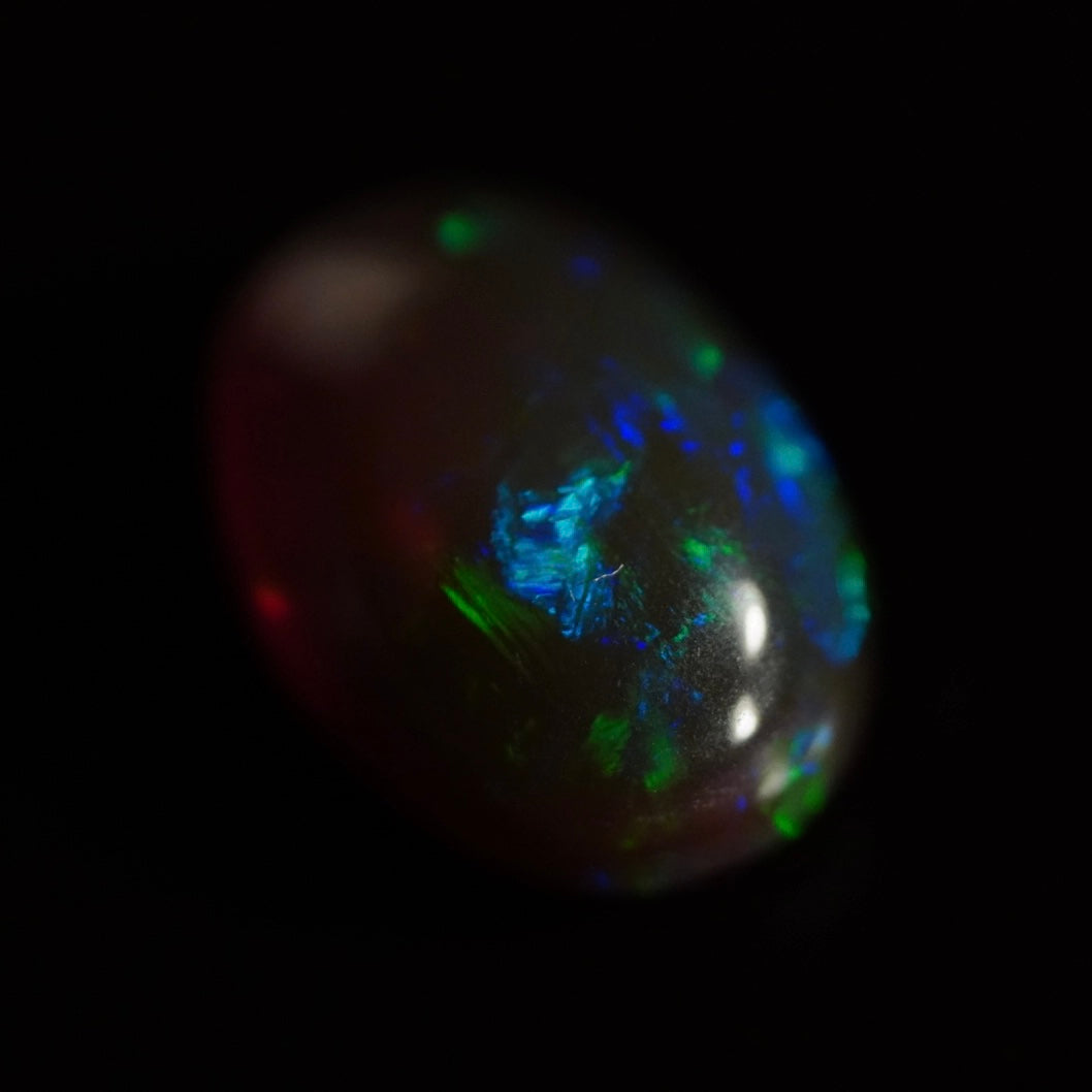 2.43 Karat exklusiver, echter äthiopischer Farb-Welo-Opal - Ténèbres Opal