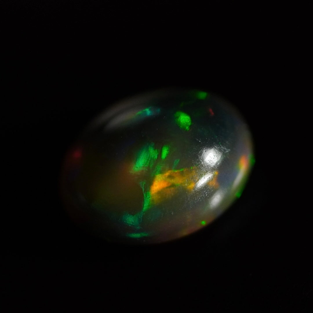 1.92 Karat traumhafter, rauchiger Farb Welo Opal - Féerique Opal