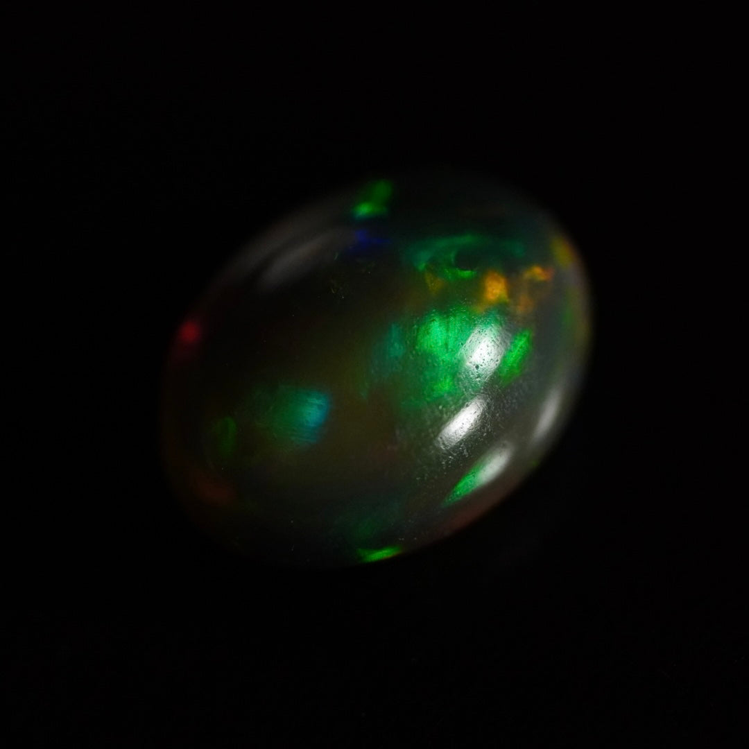 1.92 Karat traumhafter, rauchiger Farb Welo Opal - Féerique Opal