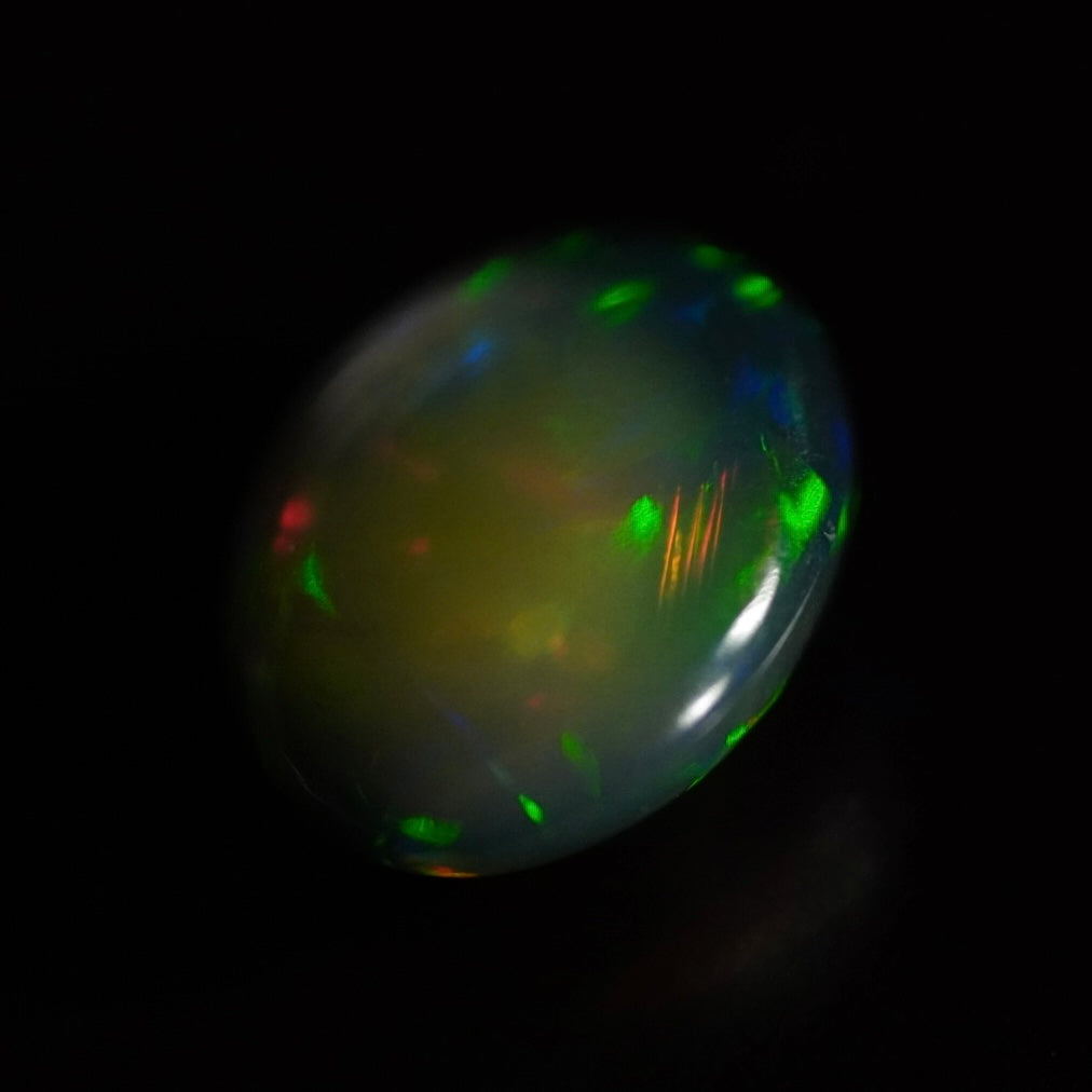 1.92 Karat traumhafter, rauchiger Farb Welo Opal - Féerique Opal