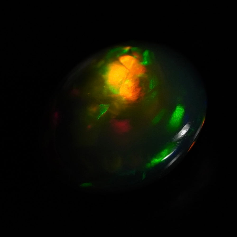 1.92 Karat traumhafter, rauchiger Farb Welo Opal - Féerique Opal