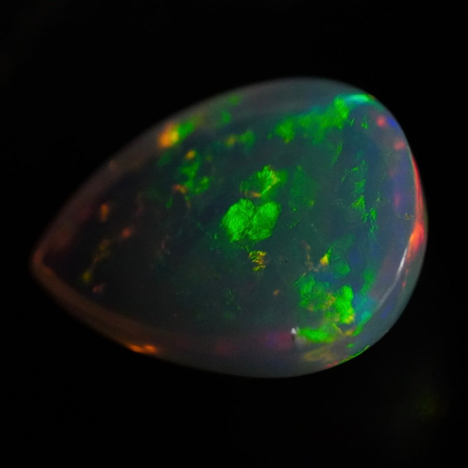 2.23 Karat traumhafte Regenbogenfarben, Welo-Opal - Éclaire Opal