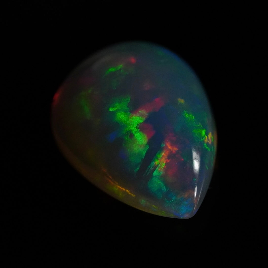 2.23 Karat traumhafte Regenbogenfarben, Welo-Opal - Éclaire Opal