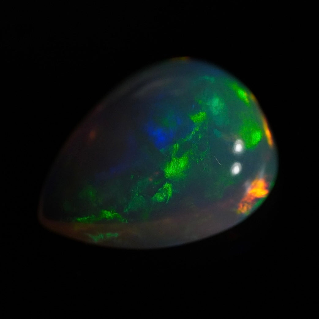 2.23 Karat traumhafte Regenbogenfarben, Welo-Opal - Éclaire Opal