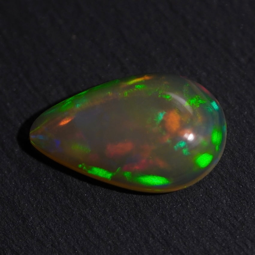 Opale Welo éthiopienne naturelle exclusive de 2,10 carats - Opale Éclaire