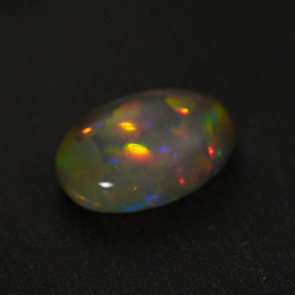6,50 carats magnifiques couleurs arc-en-ciel, Opale Welo éthiopienne - Éclaire Opal