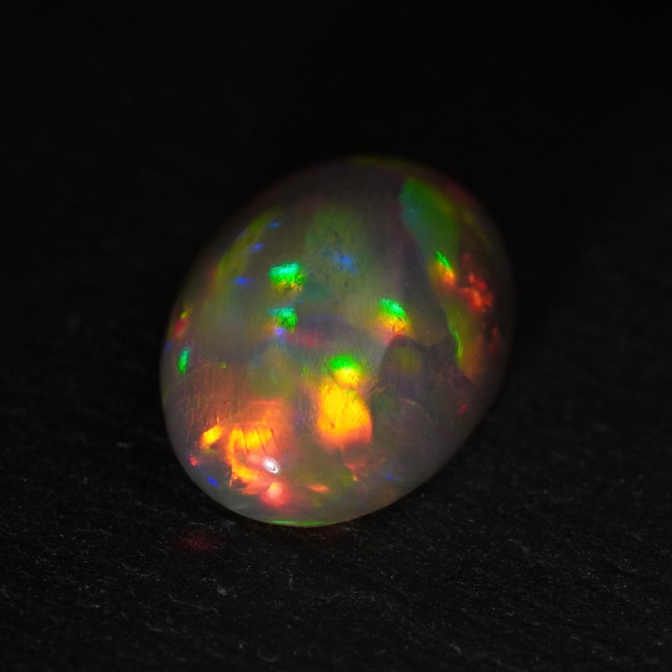 6,50 carats magnifiques couleurs arc-en-ciel, Opale Welo éthiopienne - Éclaire Opal