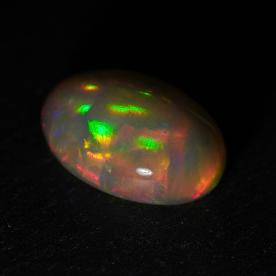 6,50 carats magnifiques couleurs arc-en-ciel, Opale Welo éthiopienne - Éclaire Opal