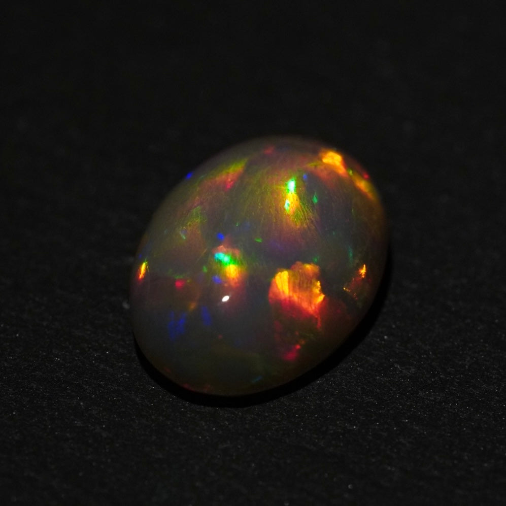 6,50 carats magnifiques couleurs arc-en-ciel, Opale Welo éthiopienne - Éclaire Opal